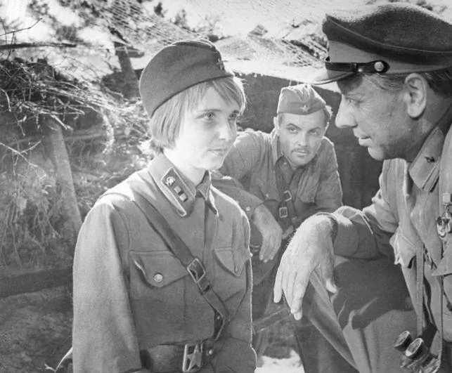 Кадр из Живые и мертвые (1962) Кадр 1 из сериала Живые и мертвые (1962)