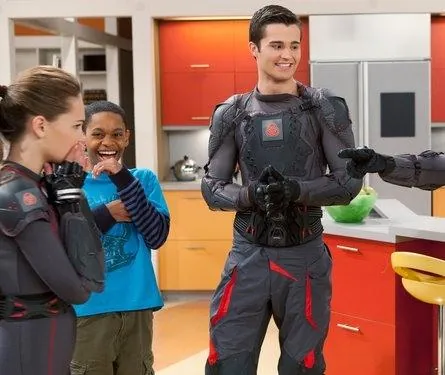 Кадр из Подопытные (2012) Кадр 1 из сериала Подопытные / Lab Rats (2012)