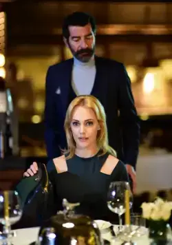 Кадр из Королева ночи (2016) Кадр 2 из сериала Королева ночи / Gecenin Kraliçesi (2016)