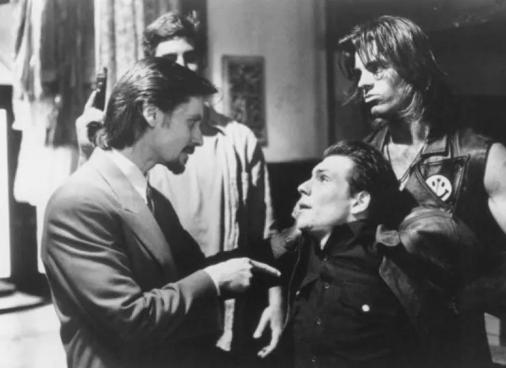 Кадр из Каффс (1991) Кадр 2 из фильма Каффс / Kuffs (1991)