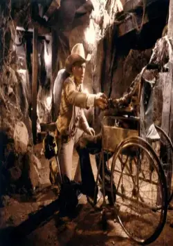 Кадр из Техасская резня бензопилой 2 (1986) Кадр 1 из фильма Техасская резня бензопилой 2 / The Texas Chainsaw Massacre - Part 2 (1986)