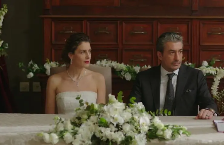 Кадр из Вдребезги (2014) Кадр 1 из сериала Вдребезги / Paramparça (2014)
