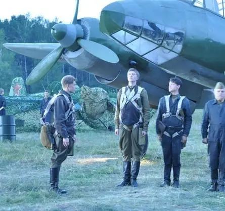Кадр из Баллада о бомбере (2011) Кадр 3 из сериала Баллада о бомбере (2011)