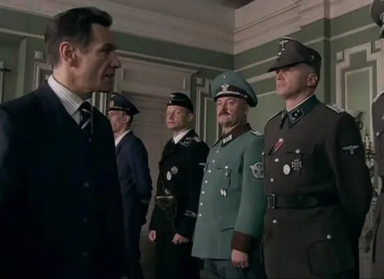 Кадр из Красная капелла (2004) Кадр 2 из сериала Красная капелла (2004)