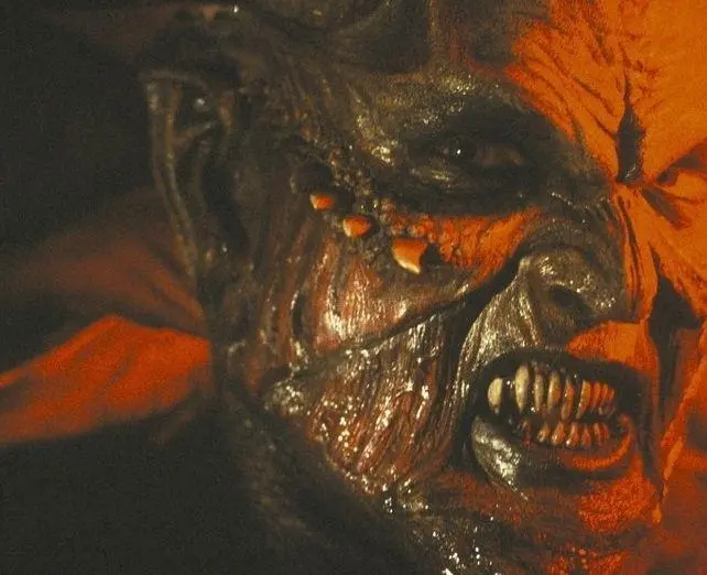 Кадр из Джиперс Криперс 2 (2002) Кадр 1 из фильма Джиперс Криперс 2 / Jeepers Creepers II (2002)