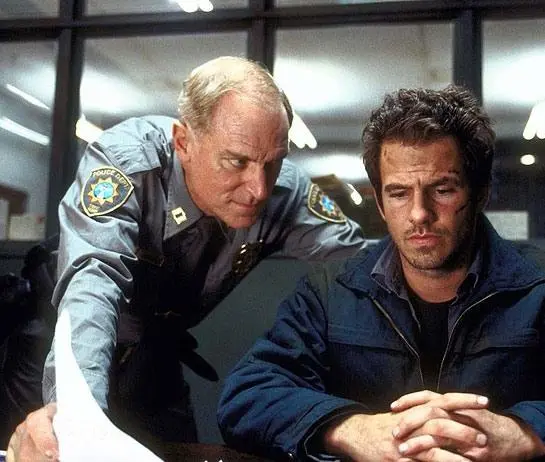 Кадр из Темнота наступает (2003) Кадр 2 из фильма Темнота наступает / Darkness Falls (2003)