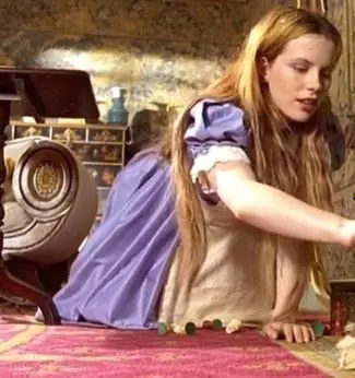 Кадр из Алиса в Зазеркалье (1998) Кадр 3 из фильма Алиса в Зазеркалье / Alice Through the Looking Glass (1998)