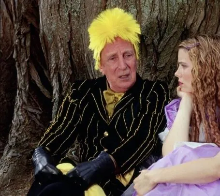 Кадр из Алиса в Зазеркалье (1998) Кадр 2 из фильма Алиса в Зазеркалье / Alice Through the Looking Glass (1998)