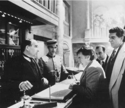 Кадр из Во всем виноват посыльный (1992) Кадр 3 из фильма Во всем виноват посыльный / Blame It on the Bellboy (1992)