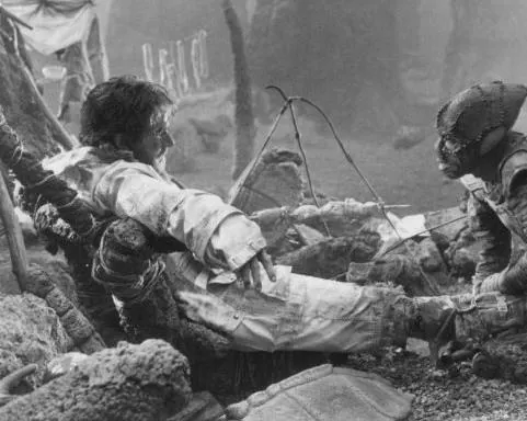 Кадр из Враг мой (1985) Кадр 1 из фильма Враг мой / Enemy Mine (1985)