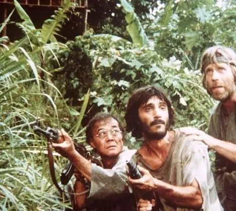 Кадр из Без вести пропавшие 2: Начало (1984) Кадр 1 из фильма Без вести пропавшие 2: Начало / Missing in Action 2: The Beginning (1984)