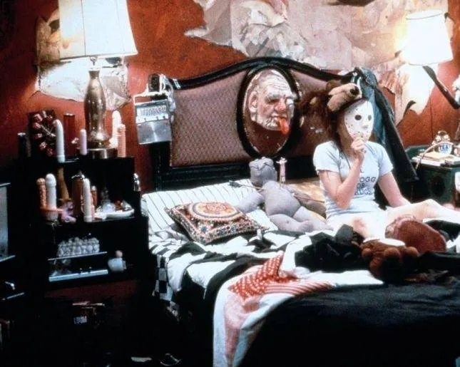 Кадр из Танкистка (1995) Кадр 3 из фильма Танкистка / Tank Girl (1995)