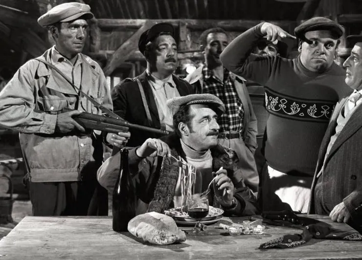 Кадр из Тото, Пеппино и правонарушители (1956) Кадр 1 из фильма Тото, Пеппино и правонарушители / Totò, Peppino e i... fuorilegge (1956)
