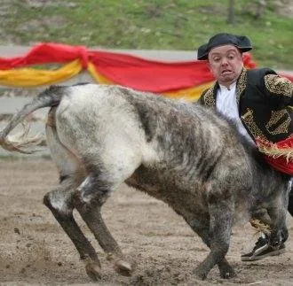 Кадр из Придурки 2.5 (2007) Кадр 2 из фильма Придурки 2.5 / Jackass 2.5 (2007)
