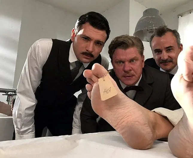 Кадр из Адвокатъ Ардашевъ. Маскарад со смертью (2019) Кадр 2 из сериала Адвокатъ Ардашевъ. Маскарад со смертью (2019)