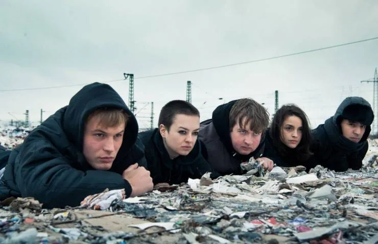 Кадр из Мы - волна (2019) Кадр 2 из сериала Мы - волна / Wir sind die Welle (2019)
