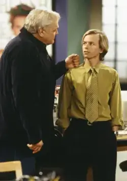 Кадр из Журнал мод (1997) Кадр 2 из сериала Журнал мод / Just Shoot Me! (1997)