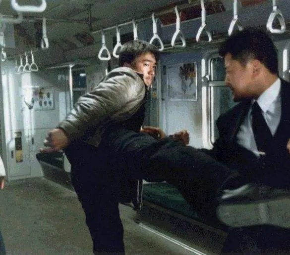 Кадр из Метро (2003) Кадр 2 из фильма Метро / Tyubeu (2003)