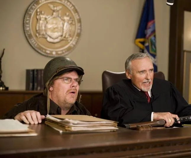 Кадр из Американский выскочка (2008) Кадр 2 из фильма Американский выскочка / An American Carol (2008)