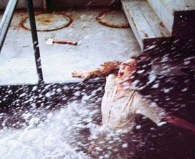 Кадр из Кровавая акула (1984) Кадр 2 из фильма Кровавая акула / Shark: Rosso nell'oceano (1984)