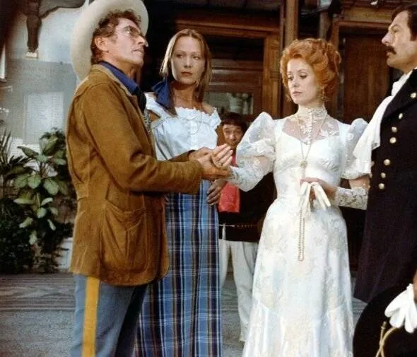 Кадр из Не трогай белую женщину (1974) Кадр 2 из фильма Не трогай белую женщину / Touche pas à la femme blanche (1974)