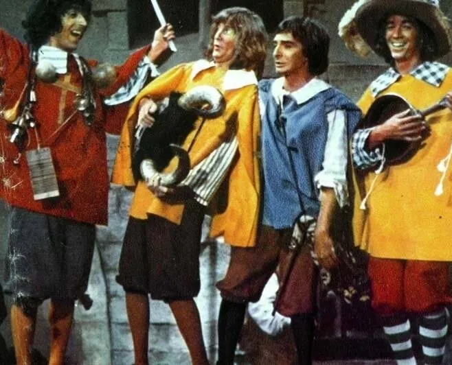 Кадр из 4 мушкетера Шарло (1973) Кадр 1 из фильма 4 мушкетера Шарло / Les quatre Charlots mousquetaires (1973)
