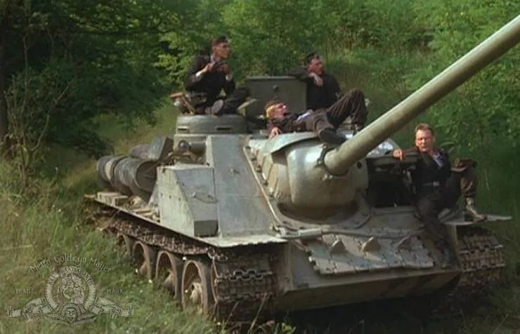 Кадр из Колеса страха (1987) Кадр 2 из фильма Колеса страха / The Misfit Brigade (1987)