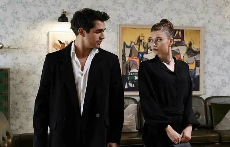 Кадр из Зимородок (2022) Кадр 1 из сериала Зимородок / Yalı Çapkını (2022)