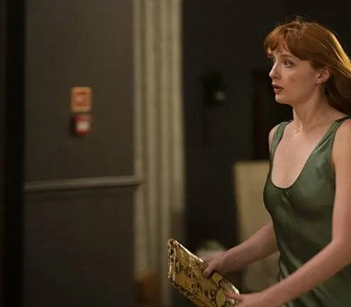 Кадр из Хлоя (2022) Кадр 2 из сериала Хлоя / Chloe (2022)