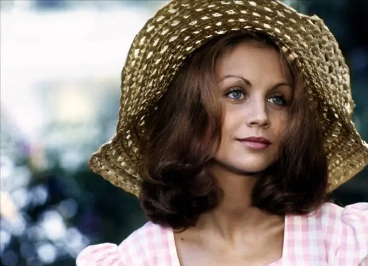 Кадр из Фостин и прекрасное лето (1971) Кадр 2 из фильма Фостин и прекрасное лето / Faustine et le bel été (1971)