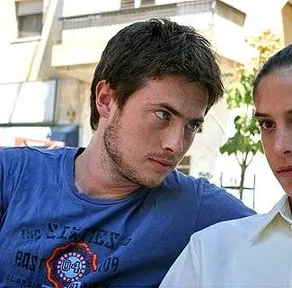 Кадр из Дотянуться рукой (2006) Кадр 1 из сериала Дотянуться рукой / A Touch Away (2006)
