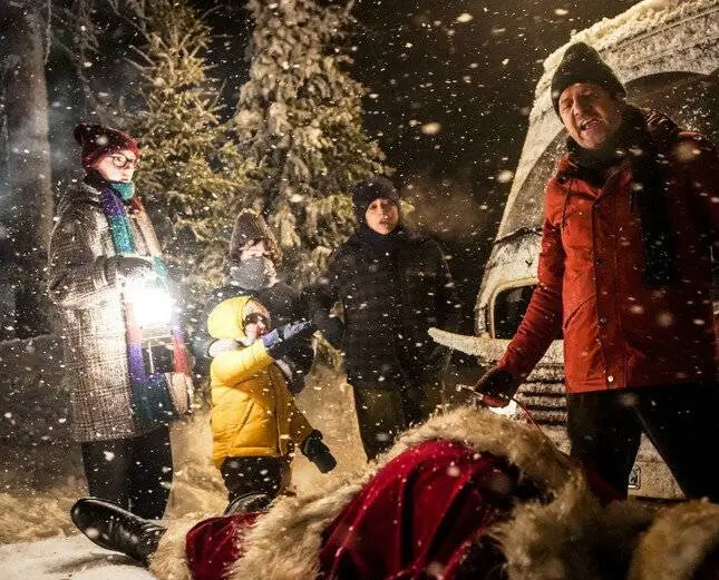 Кадр из 10 дней с Сантой (2020) Кадр 1 из фильма 10 дней с Сантой / Ten Days with Santa Claus (2020)