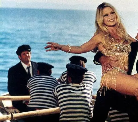 Кадр из Ромовый бульвар (1971) Кадр 1 из фильма Ромовый бульвар / Boulevard du Rhum (1971)