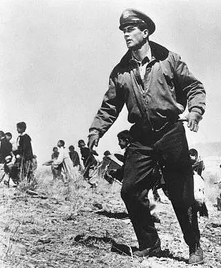 Кадр из Боевой гимн (1957) Кадр 1 из фильма Боевой гимн / Battle Hymn (1957)