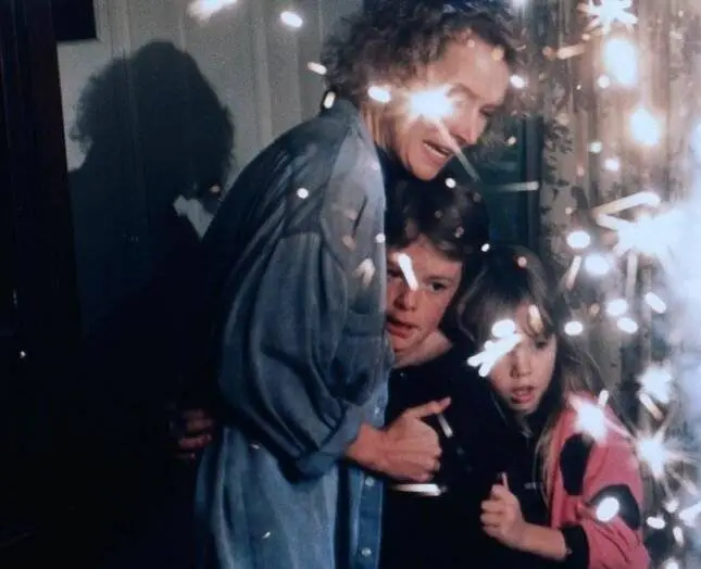 Кадр из По ту сторону тьмы (1990) Кадр 3 из фильма По ту сторону тьмы / La casa 5 (1990)