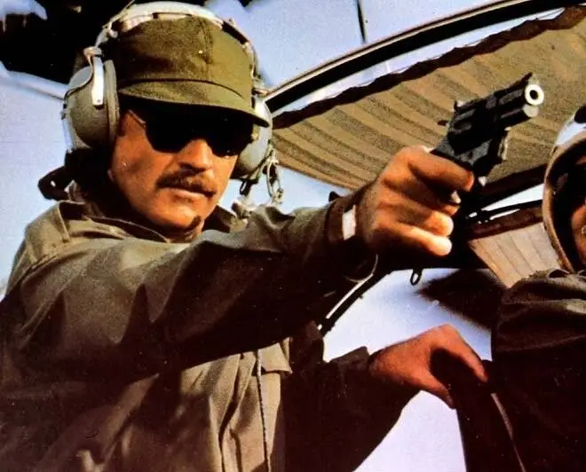 Кадр из Стеснительный полицейский (1978) Кадр 1 из фильма Стеснительный полицейский / Un poliziotto scomodo (1978)