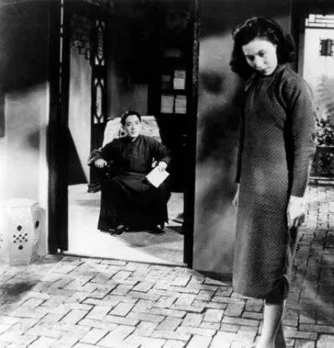 Кадр из Весна в маленьком городе (1948) Кадр 3 из фильма Весна в маленьком городе / Xiao cheng zhi chun (1948)