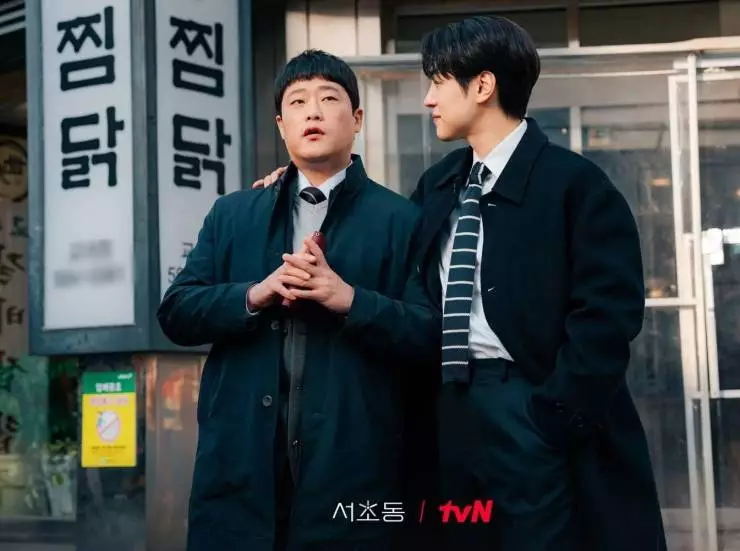 Кадр из Район Сочхо (2025) Кадр 2 из сериала Район Сочхо / Seochodong (2025)
