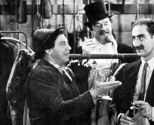 Кадр из Вечер в опере (1935) Кадр 2 из фильма Вечер в опере / A Night at the Opera (1935)