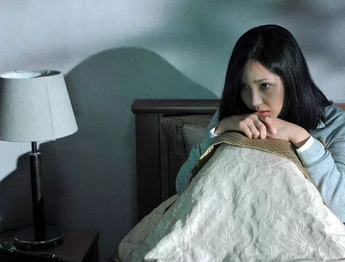 Кадр из Заклятие смерти (2004) Кадр 1 из фильма Заклятие смерти / Bunsinsaba (2004)