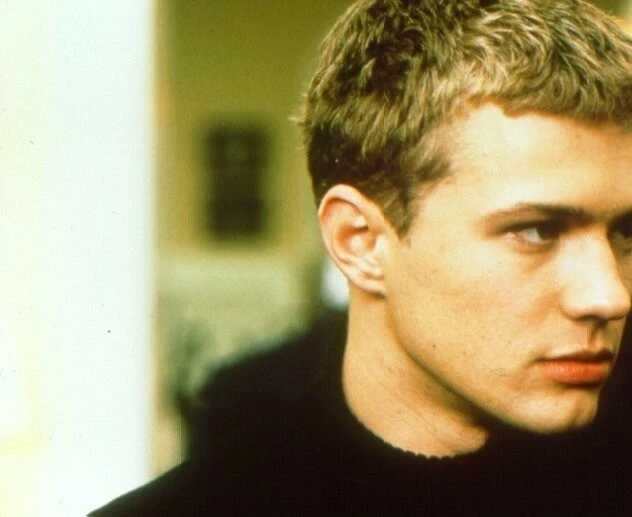 Кадр из Свой парень (1999) Кадр 2 из фильма Свой парень / Company Man (1999)