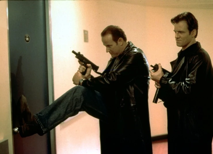 Кадр из Флагман меняет курс (2002) Кадр 1 из фильма Флагман меняет курс / Counterstrike (2002)