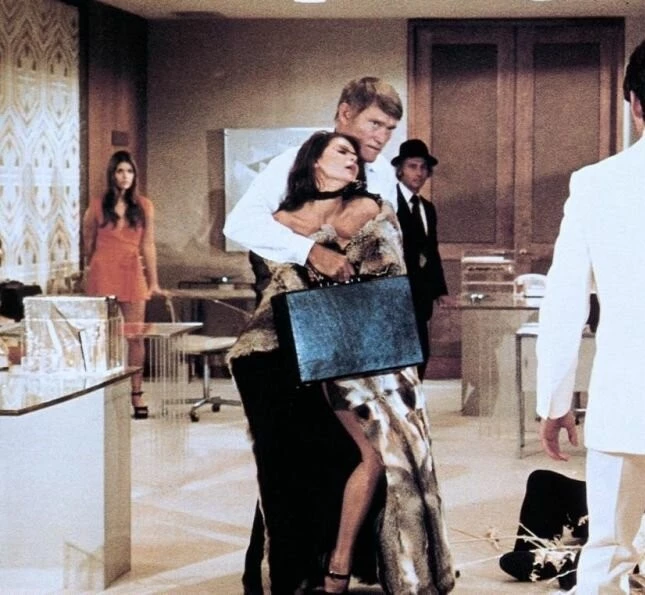 Кадр из Мертв на 99,44% (1974) Кадр 1 из фильма Мертв на 99,44% / 99 and 44/100% Dead! (1974)
