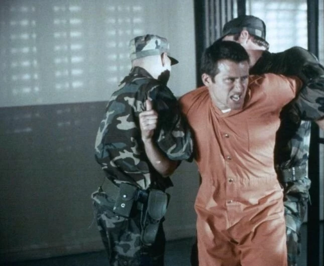 Кадр из Гром в пустыне (1999) Кадр 3 из фильма Гром в пустыне / Desert Thunder (1999)