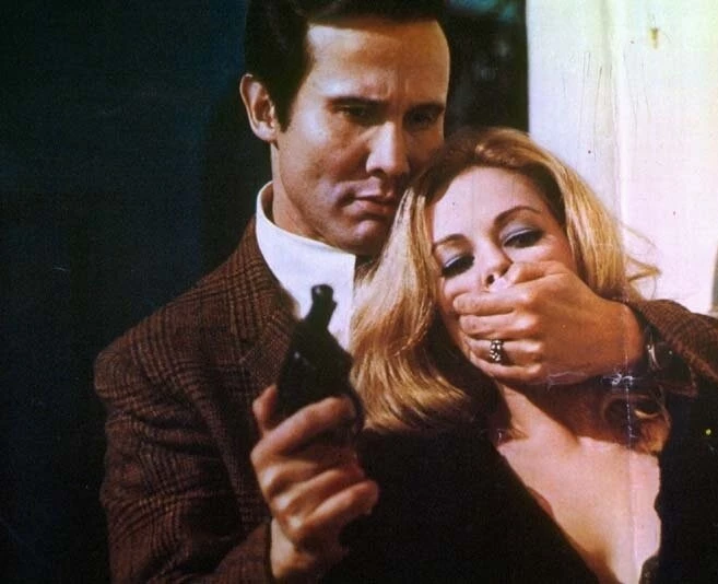 Кадр из Падающий человек (1968) Кадр 3 из фильма Падающий человек / Quella carogna dell'ispettore Sterling (1968)