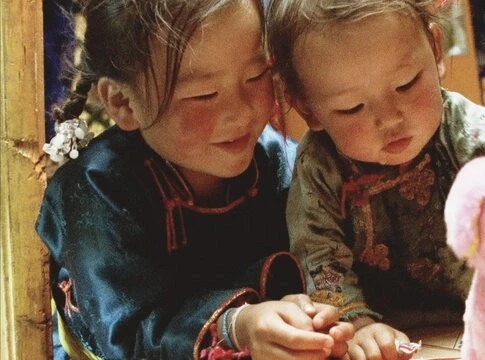 Кадр из Пещера желтого пса (2005) Кадр 1 из фильма Пещера желтого пса / Die Höhle des gelben Hundes (2005)