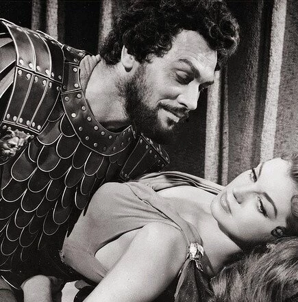 Кадр из Возлюбленная Юпитера (1955) Кадр 1 из фильма Возлюбленная Юпитера / Jupiter's Darling (1955)