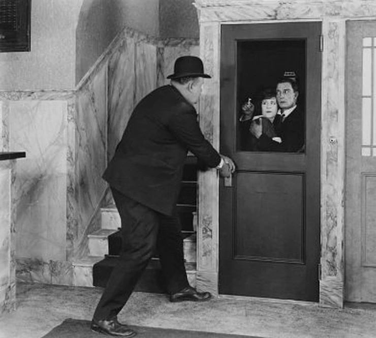 Кадр из Козел отпущения (1921) Кадр 2 из фильма Козел отпущения / The Goat (1921)