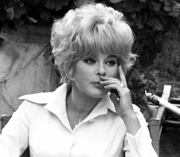 Кадр из Куколки (1965) Кадр 2 из фильма Куколки / Le bambole (1965)