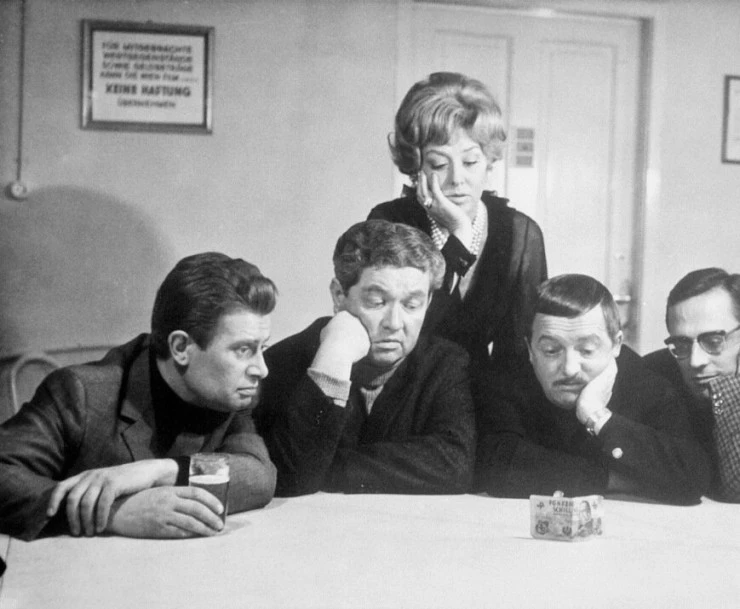 Кадр из Две девушки с красными звездами (1966) Кадр 1 из фильма Две девушки с красными звездами / Zwei Girls vom roten Stern (1966)